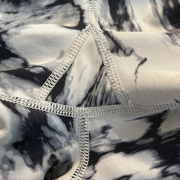 Lululemon Wunder Under Crop In Great Granite Black Mojave Tan - Picture 7 of 7